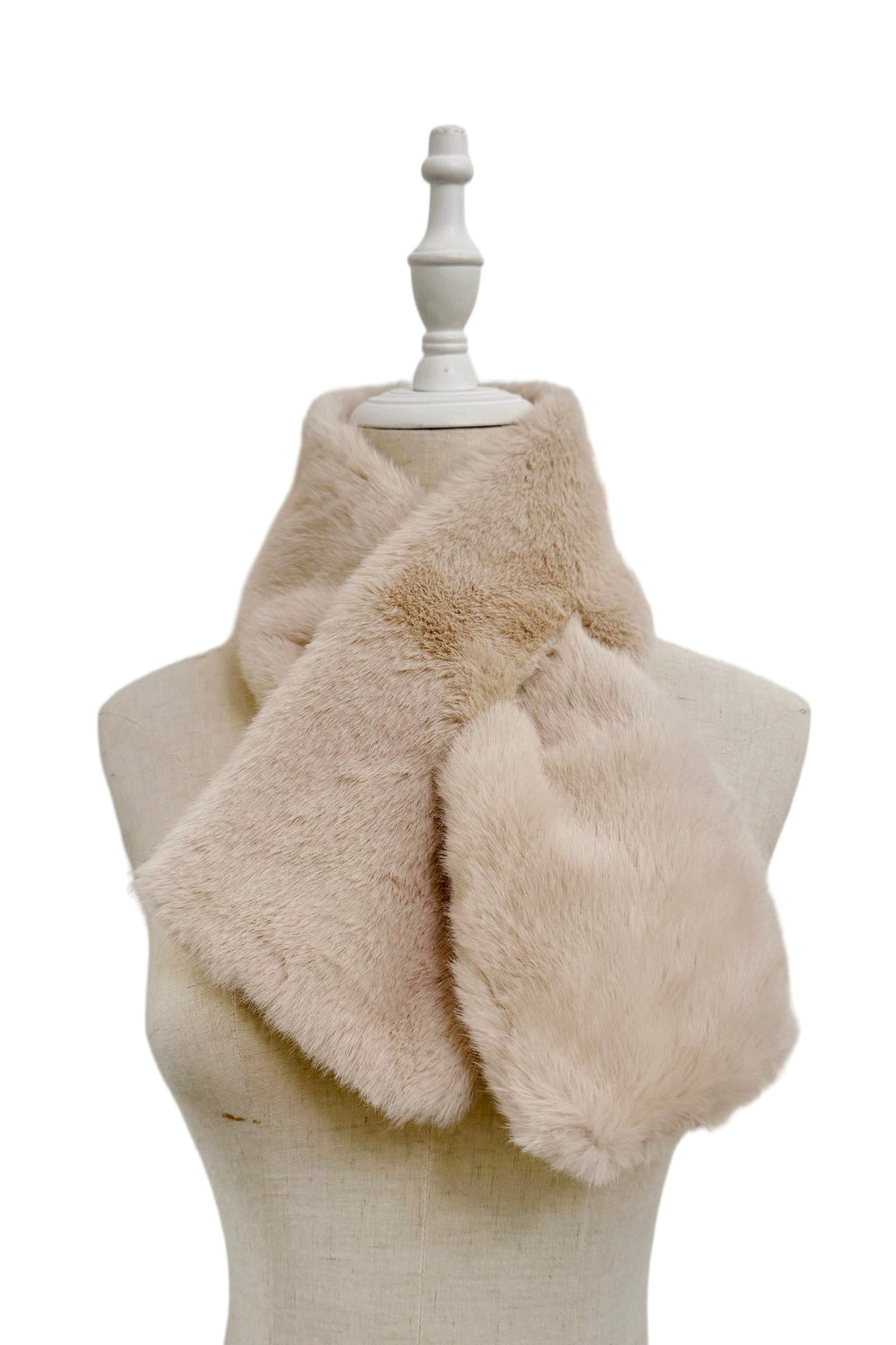 Plush Faux Fur Pull Through Scarf 8705