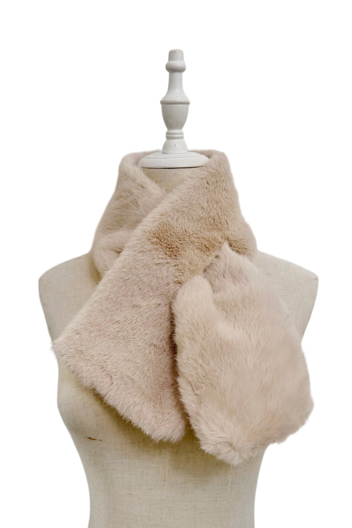 Plush Faux Fur Pull Through Scarf 8705
