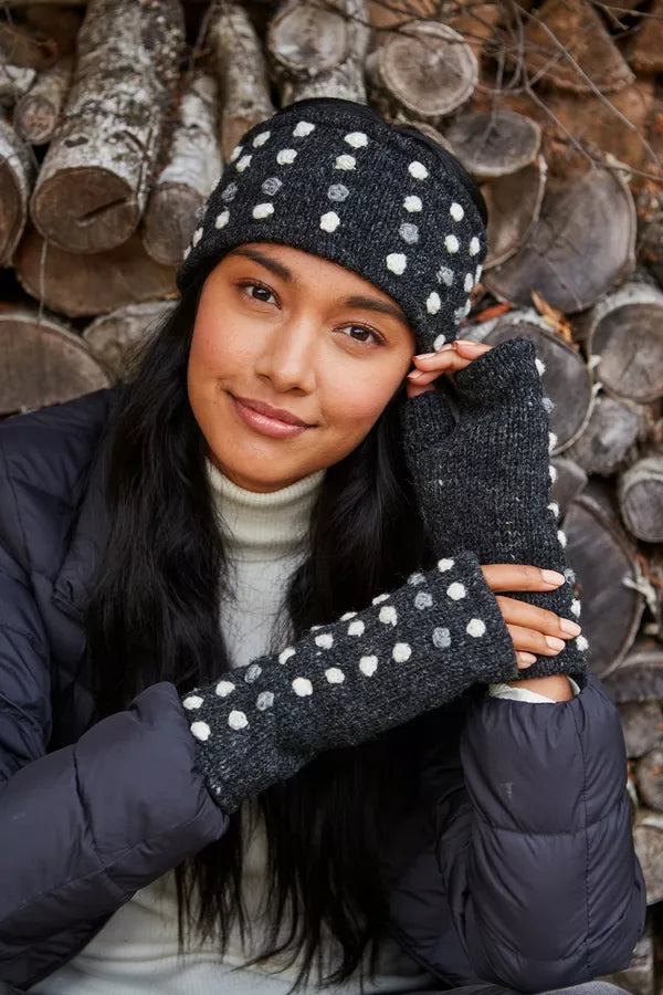 Pachamama Kew Handwarmer Charcoal-White finn
