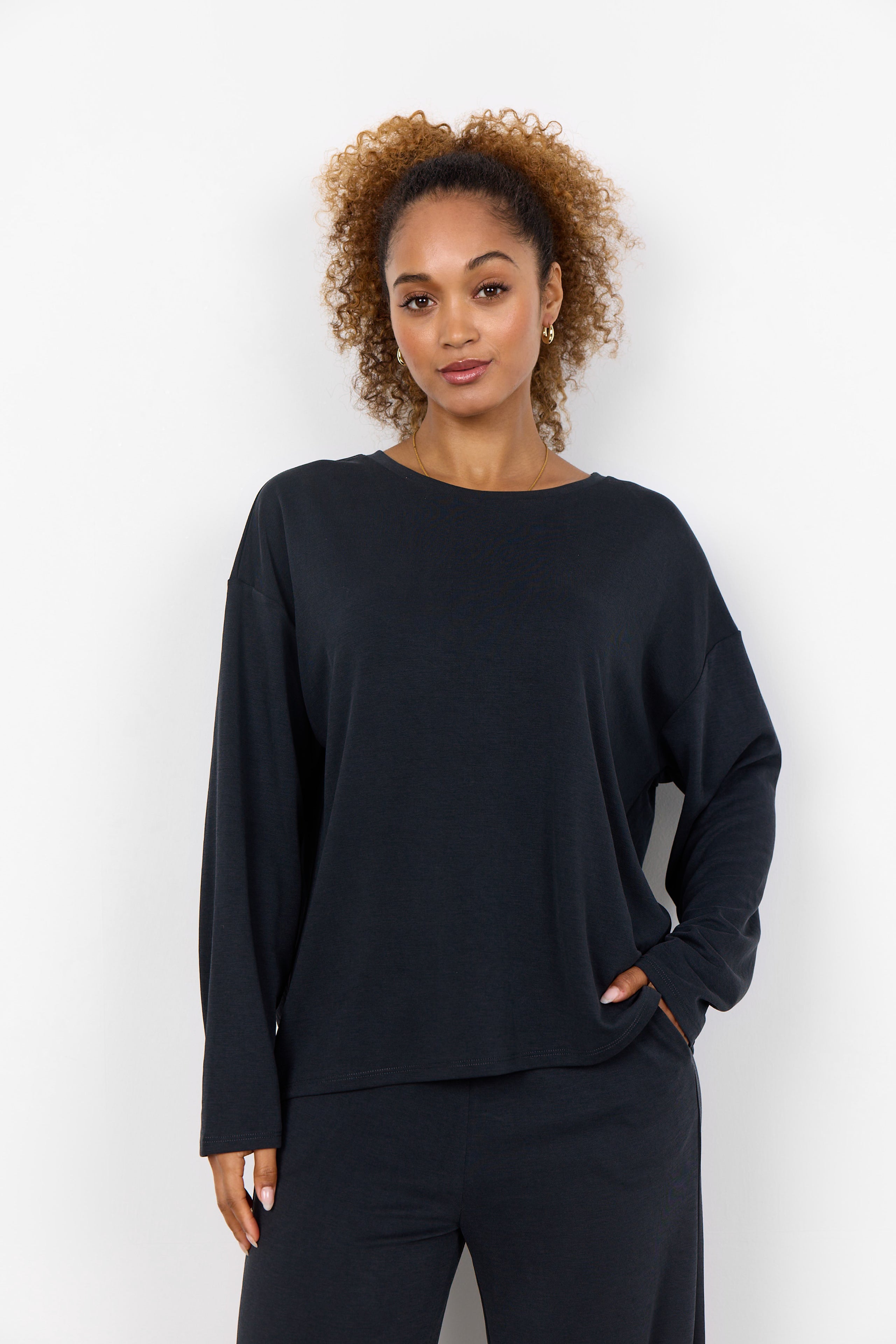 Soya Concept Felucca 2 Top- Black-Tops-White finn