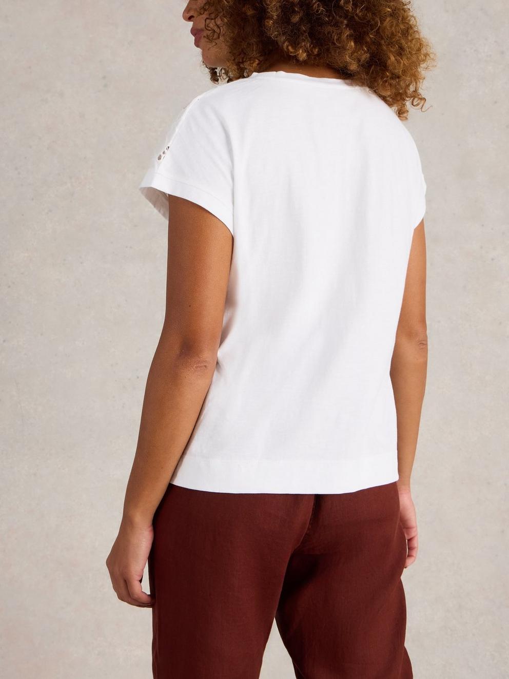 White Stuff Thea Brodrie Tee-White finn