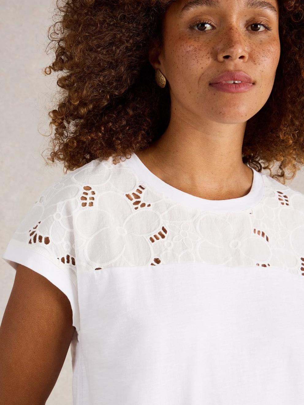 White Stuff Thea Brodrie Tee-White finn