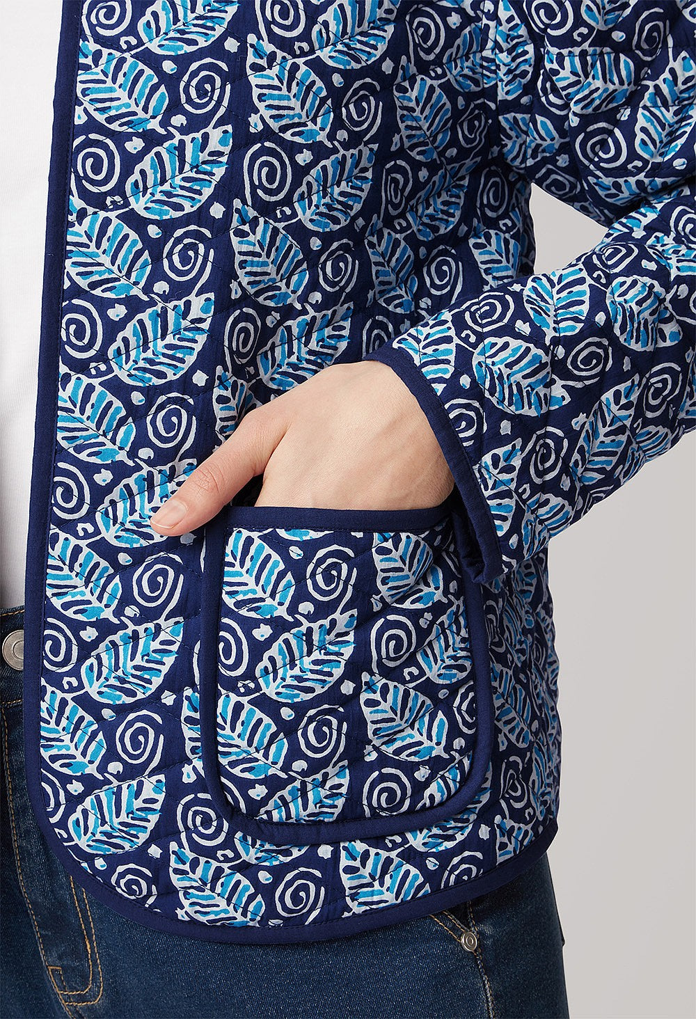 Adini Aisha Reversible Jacket-White finn