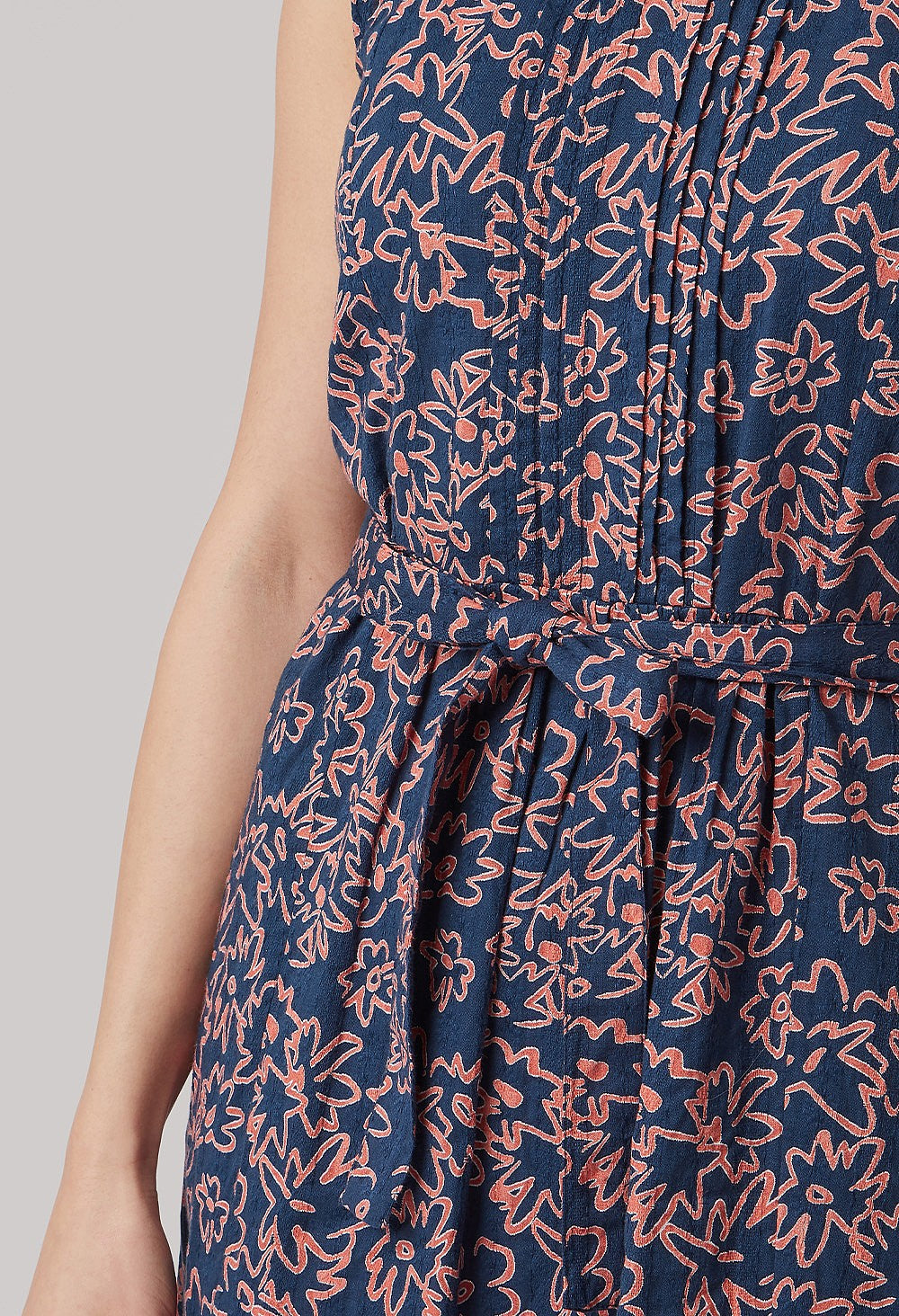 Adini Connie Dress-White finn