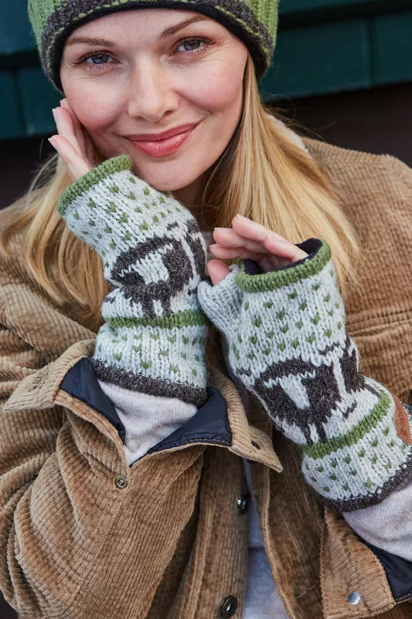 Pachamama Hardwick Sheep Roll Handwarmers-Gloves-White finn