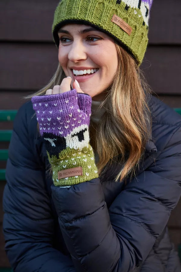 Pachamama Black Sheep Handwarmer-White finn