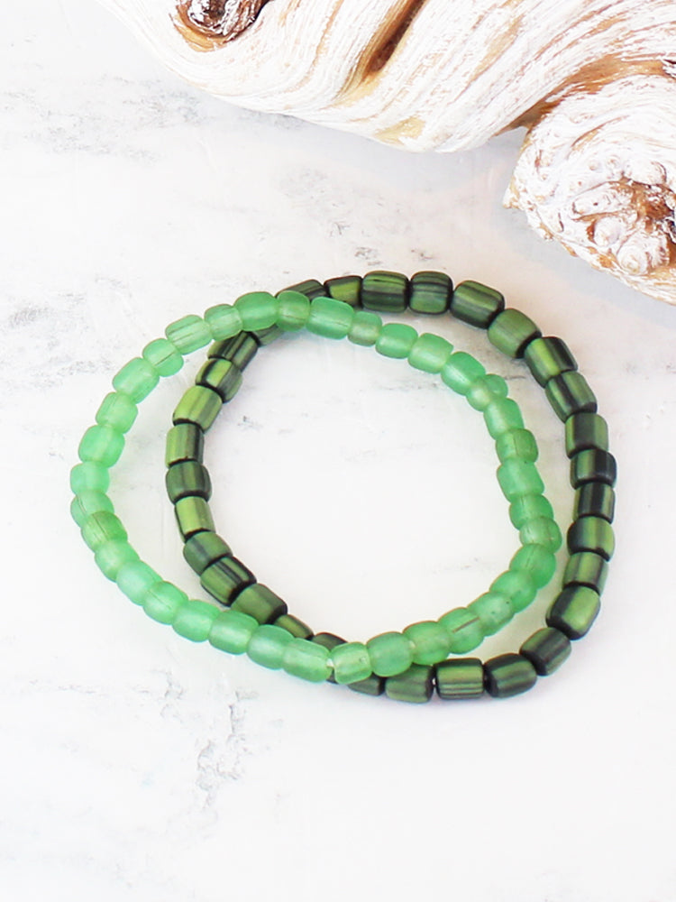 SET OF 2 ELASTICATED GLASS BRACELETS