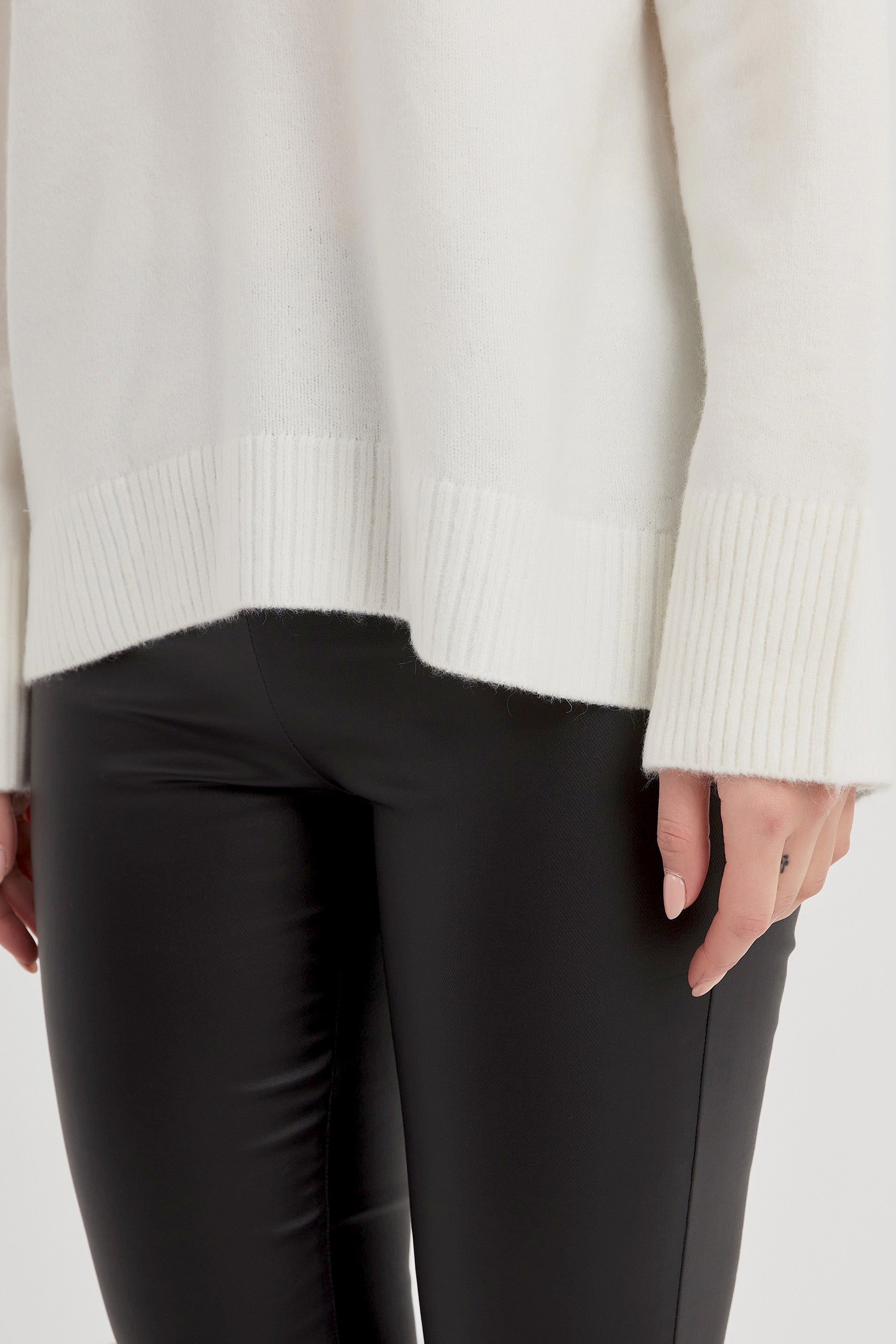 Tirelli Basic Knit Sweater-Knitwear-White finn