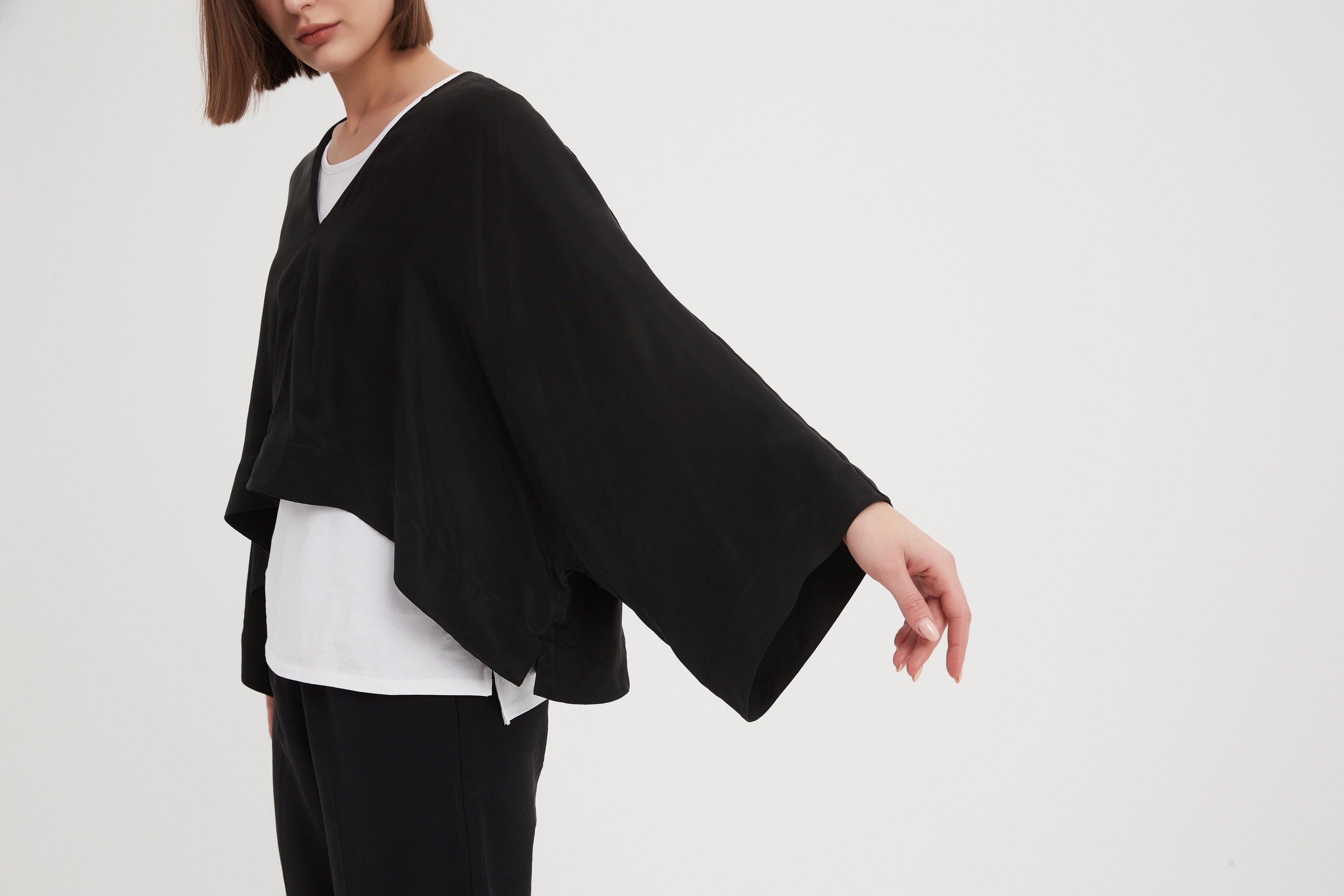 Tirelli V-Neck Oversized Layer Top-Tops-White finn