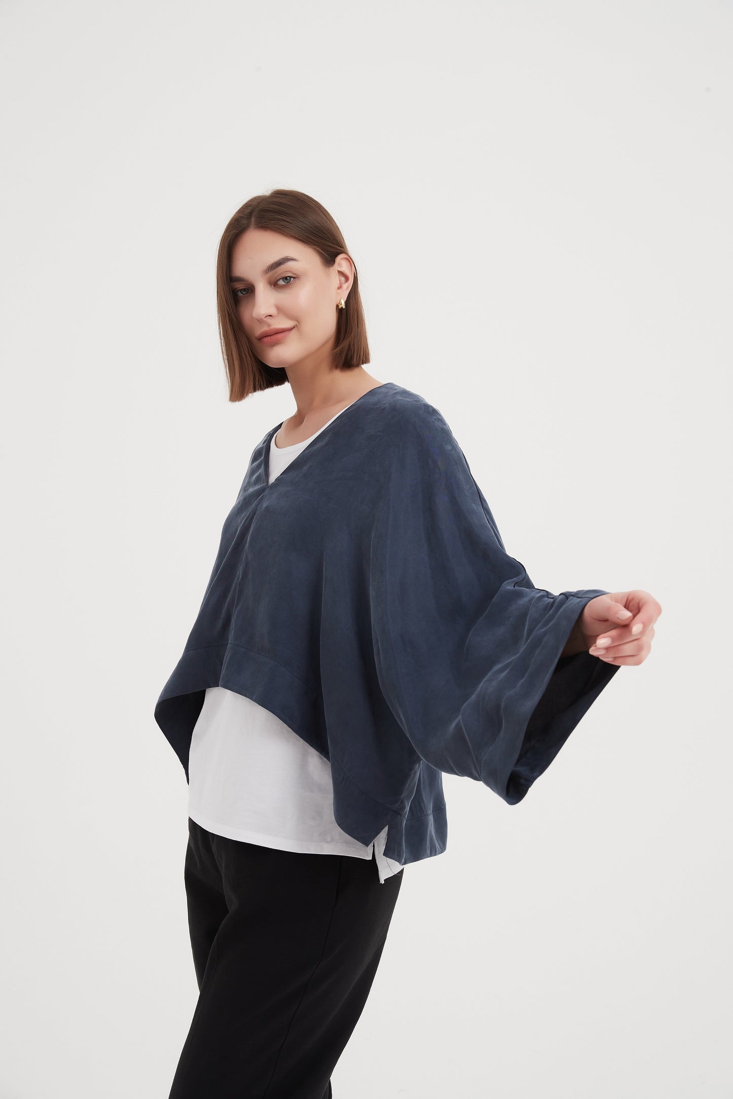 Tirelli V-Neck Oversized Layer Top