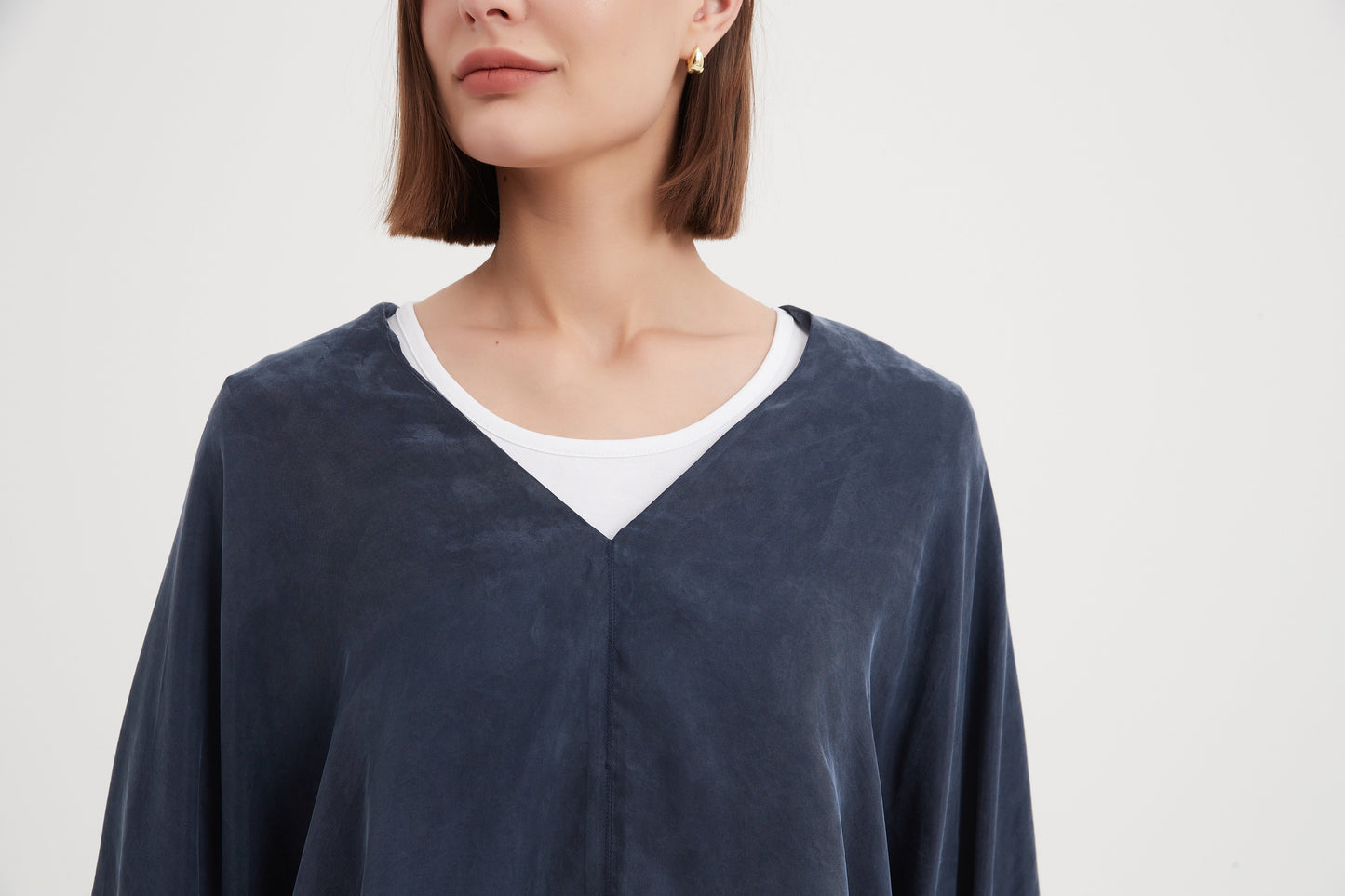 Tirelli V-Neck Oversized Layer Top