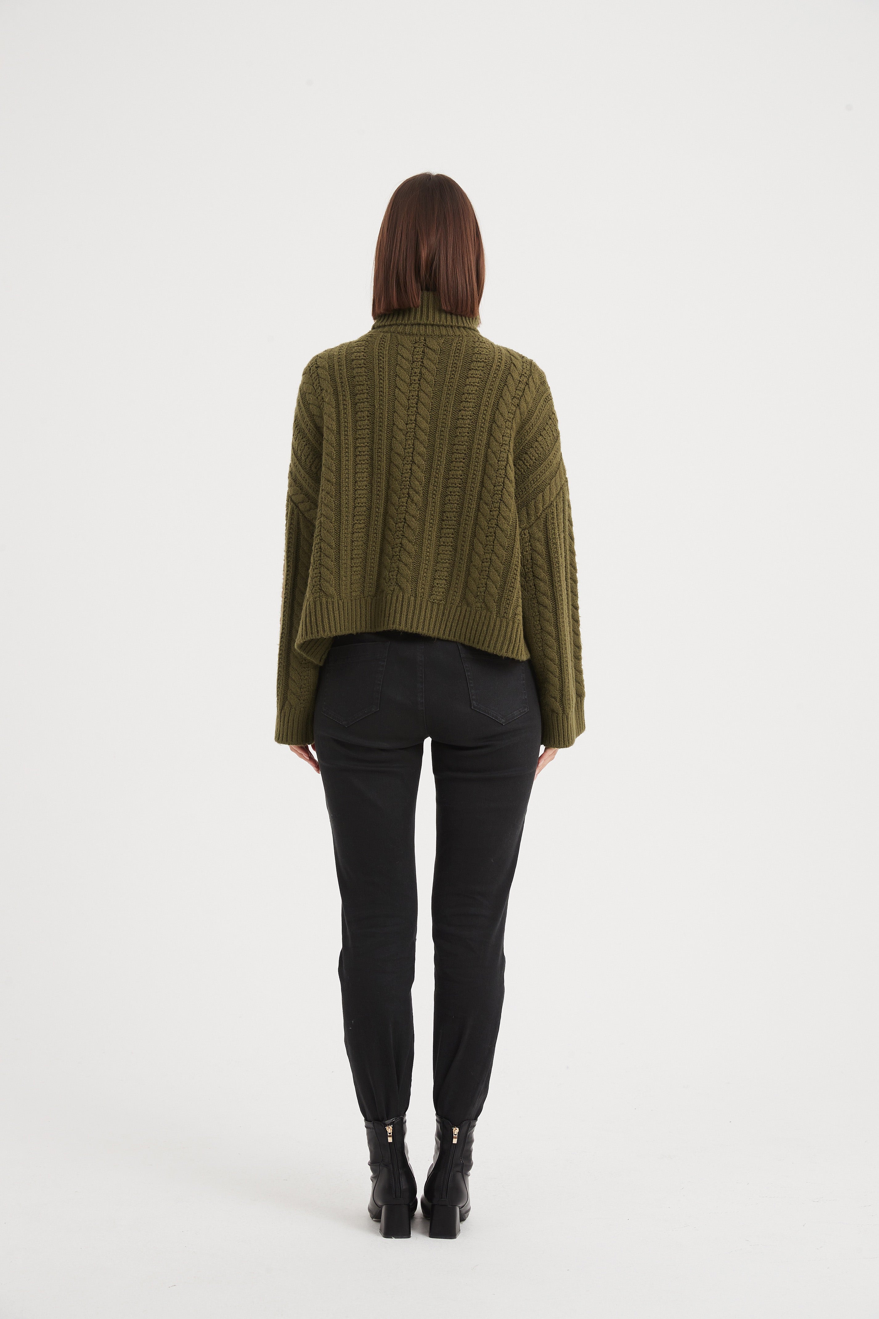 Tirelli Chunky Cable Oversized Knit-Knitwear-White finn
