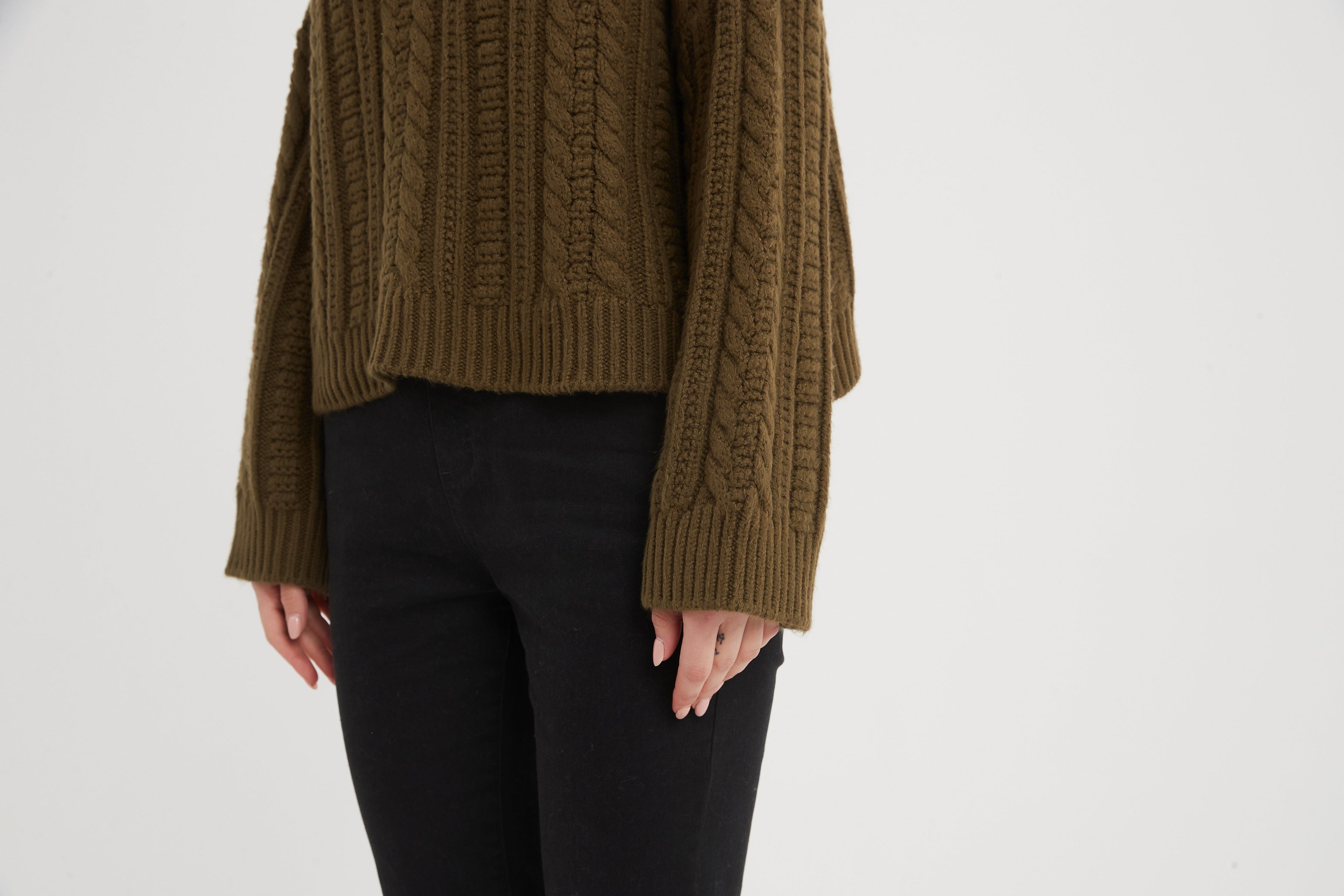 Tirelli Chunky Cable Oversized Knit-Knitwear-White finn