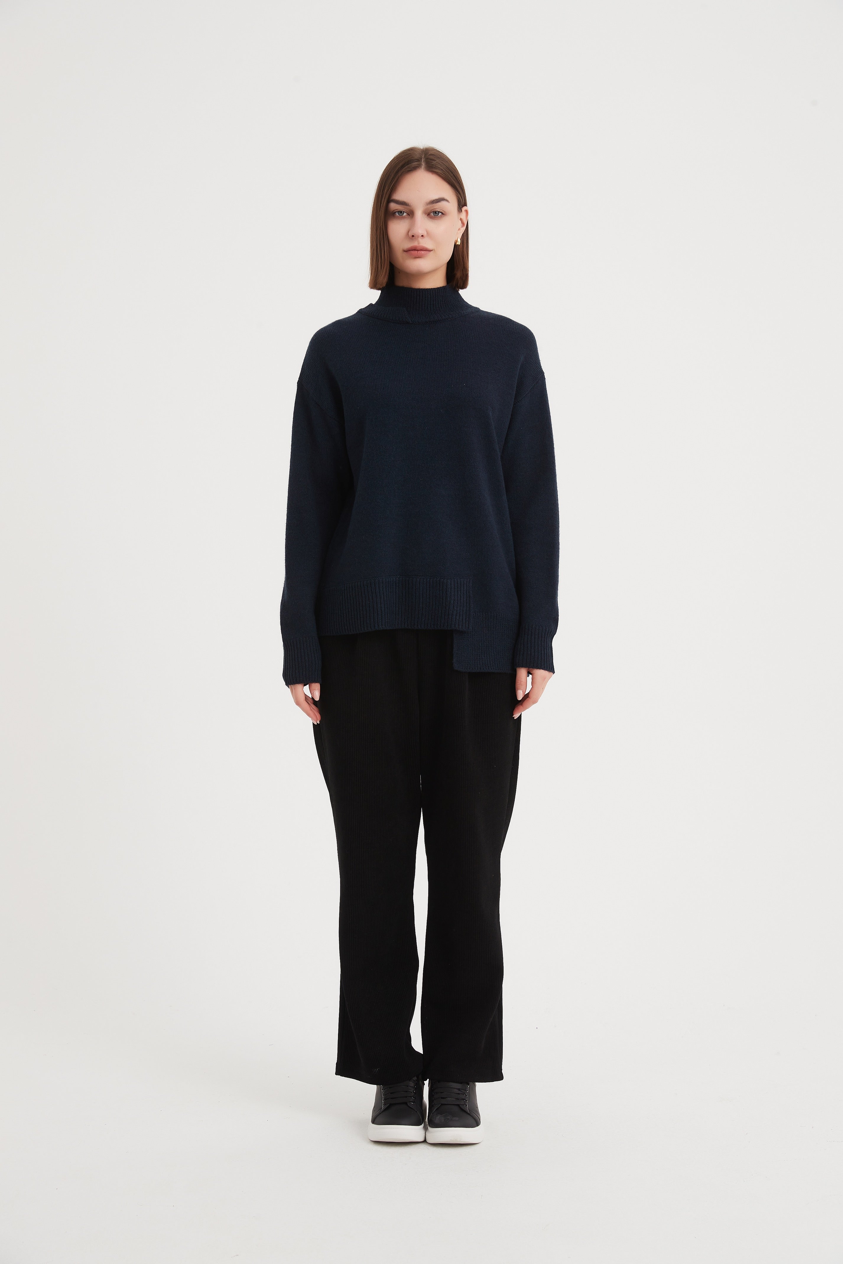 Tirelli Asymmetric Hem Knit-Knitwear-White finn