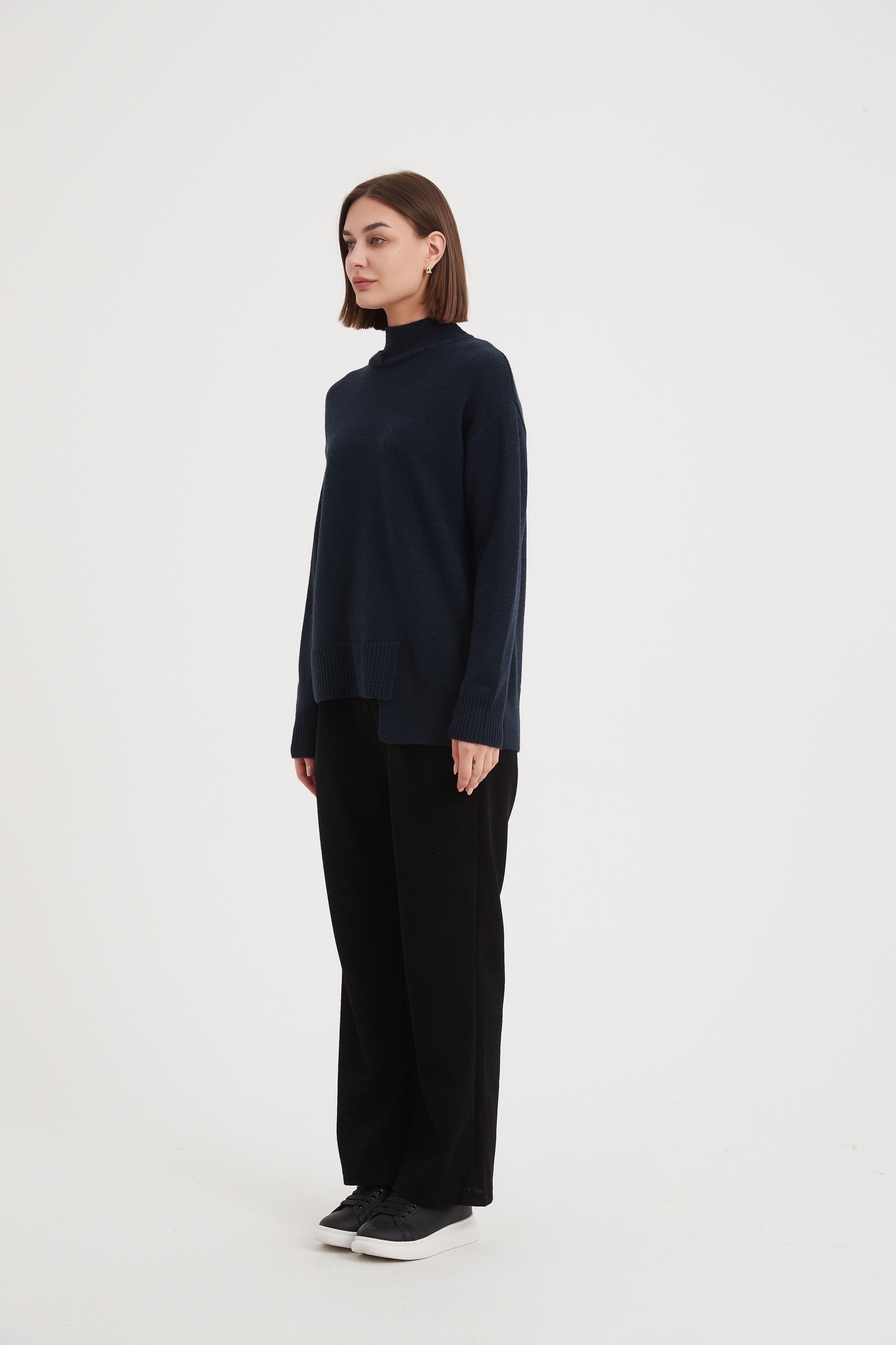 Tirelli Asymmetric Hem Knit-Knitwear-White finn