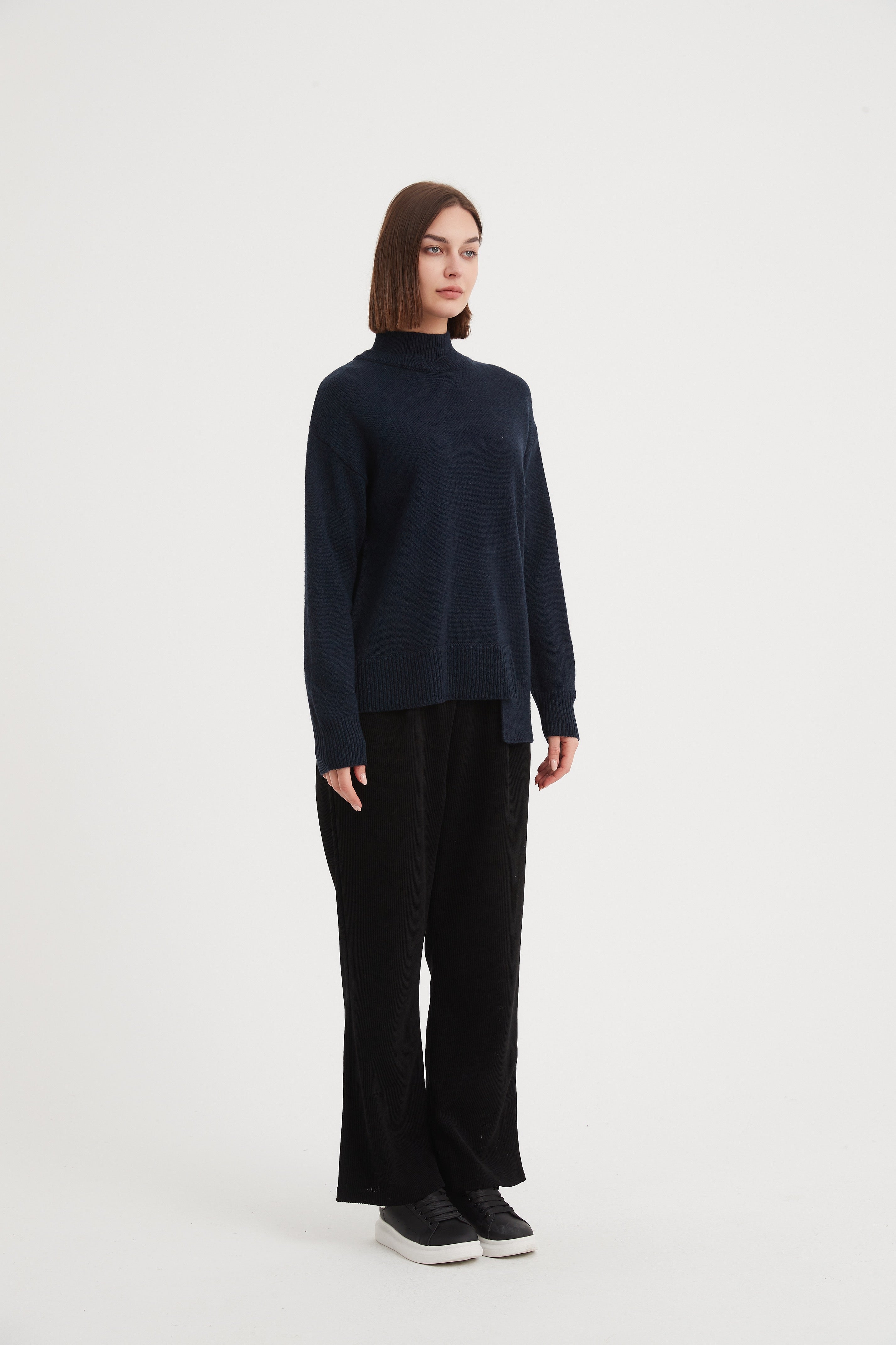 Tirelli Asymmetric Hem Knit-Knitwear-White finn