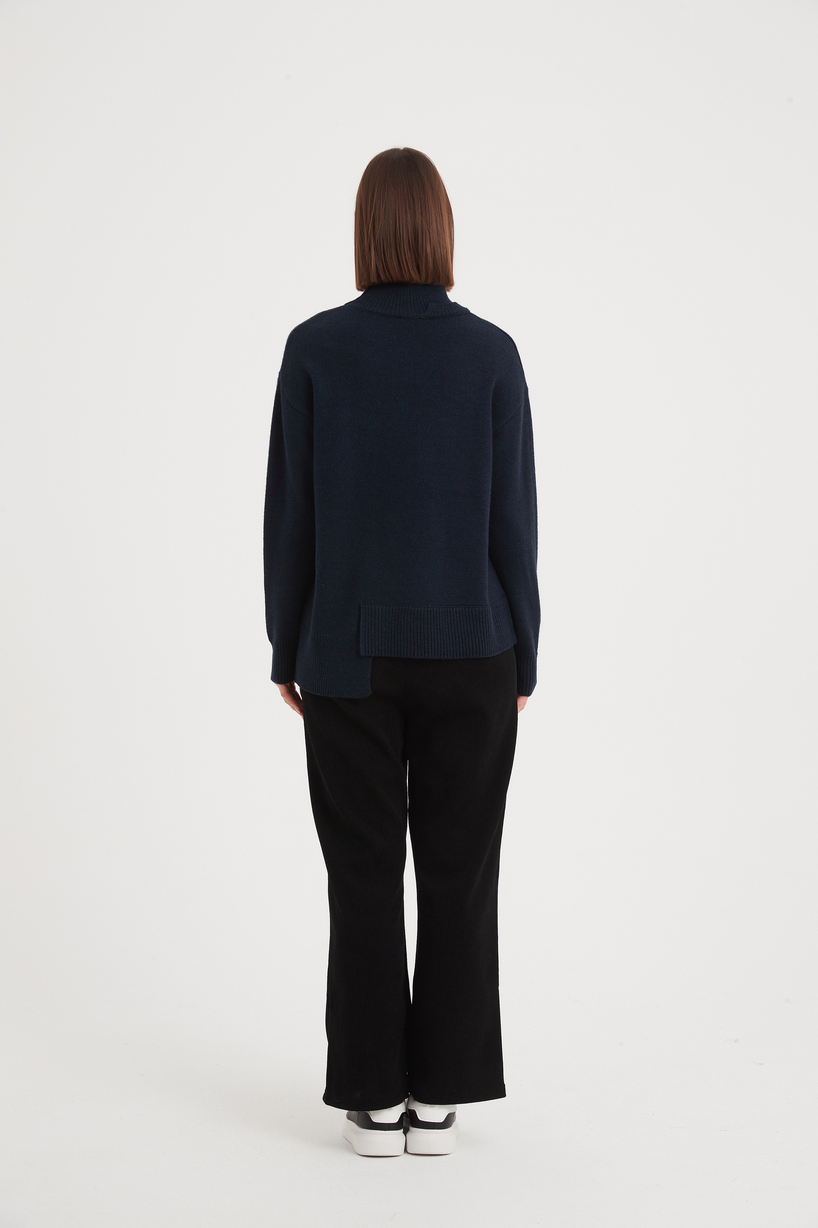 Tirelli Asymmetric Hem Knit-Knitwear-White finn
