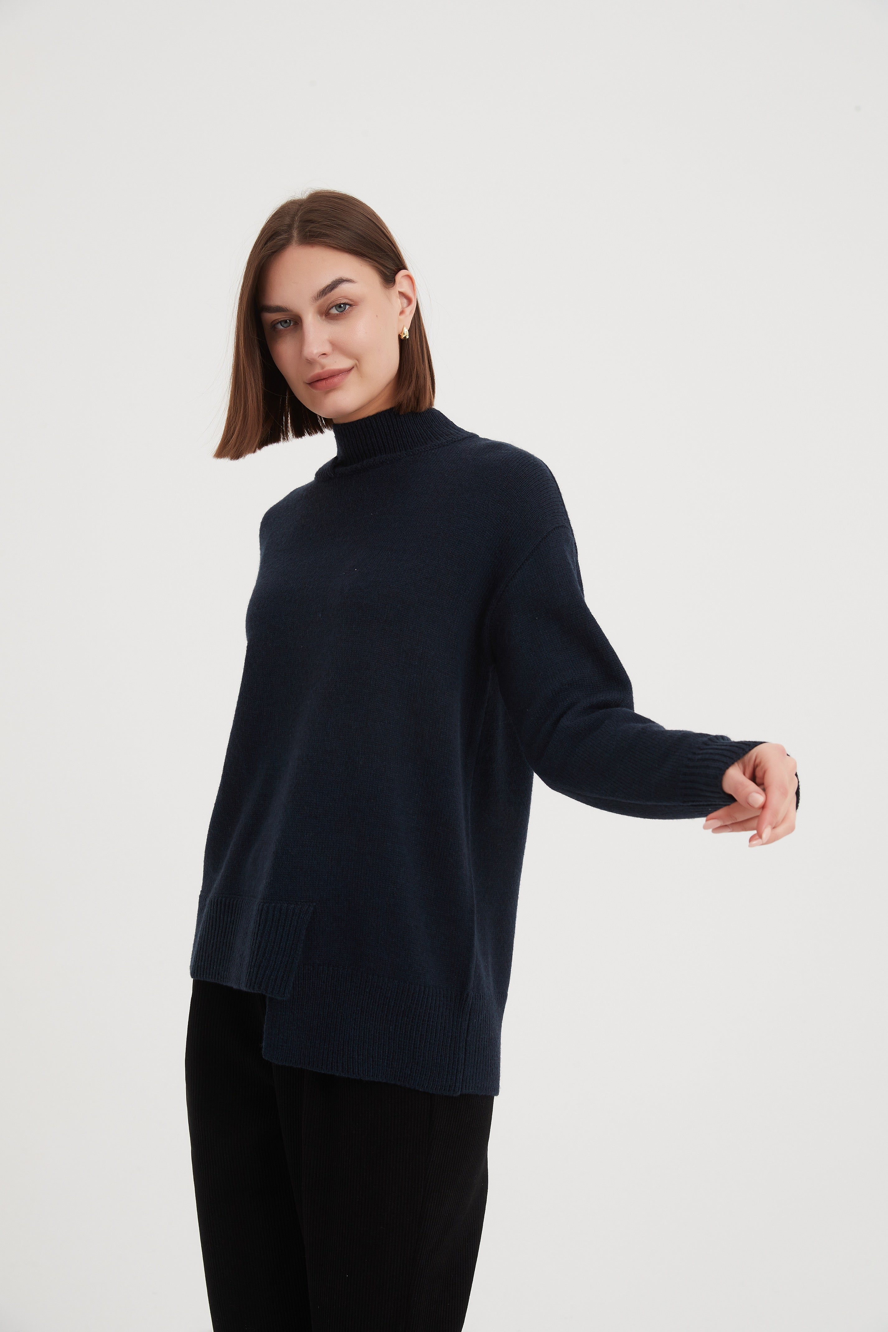 Tirelli Asymmetric Hem Knit-Knitwear-White finn