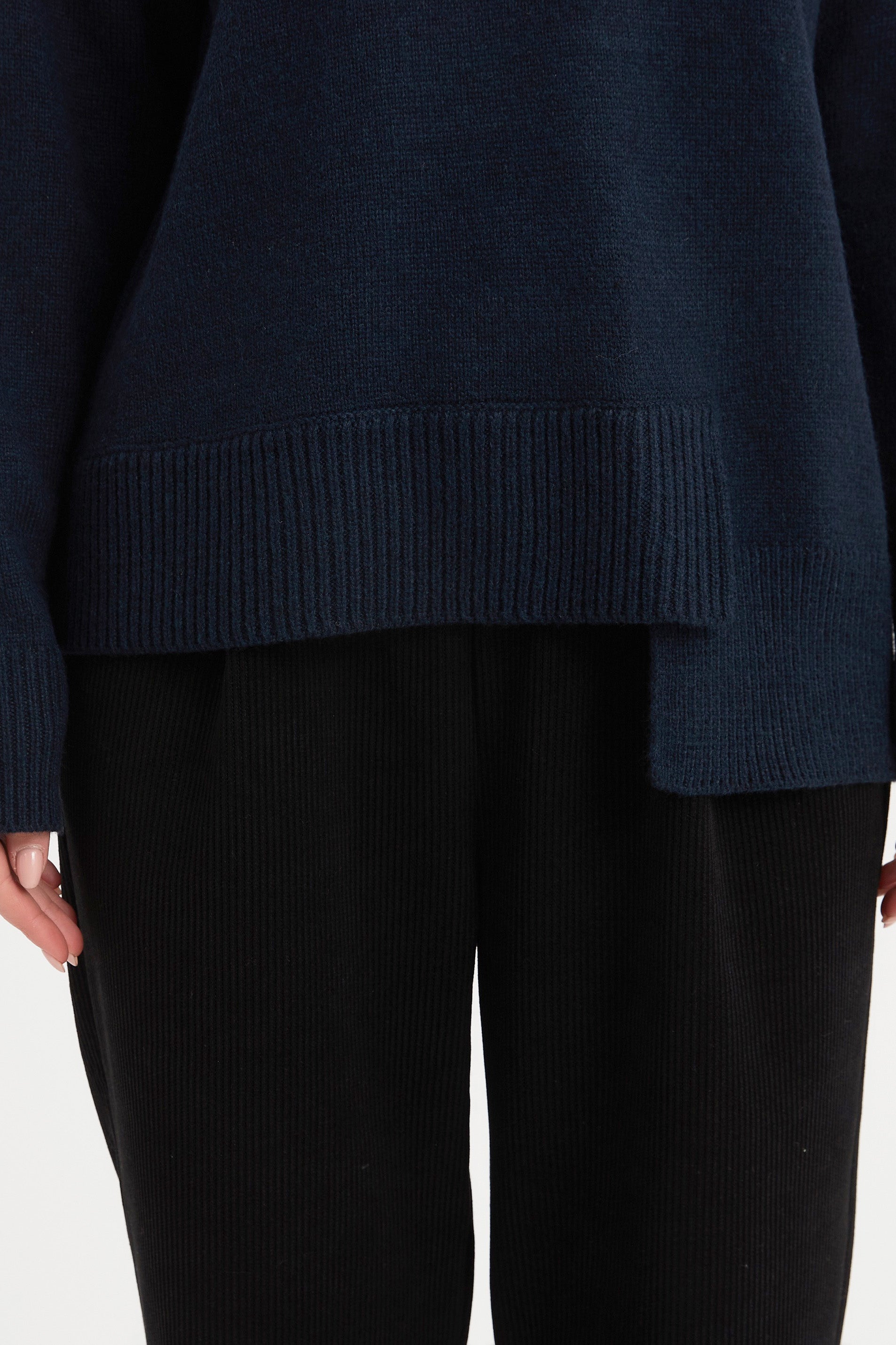 Tirelli Asymmetric Hem Knit-Knitwear-White finn