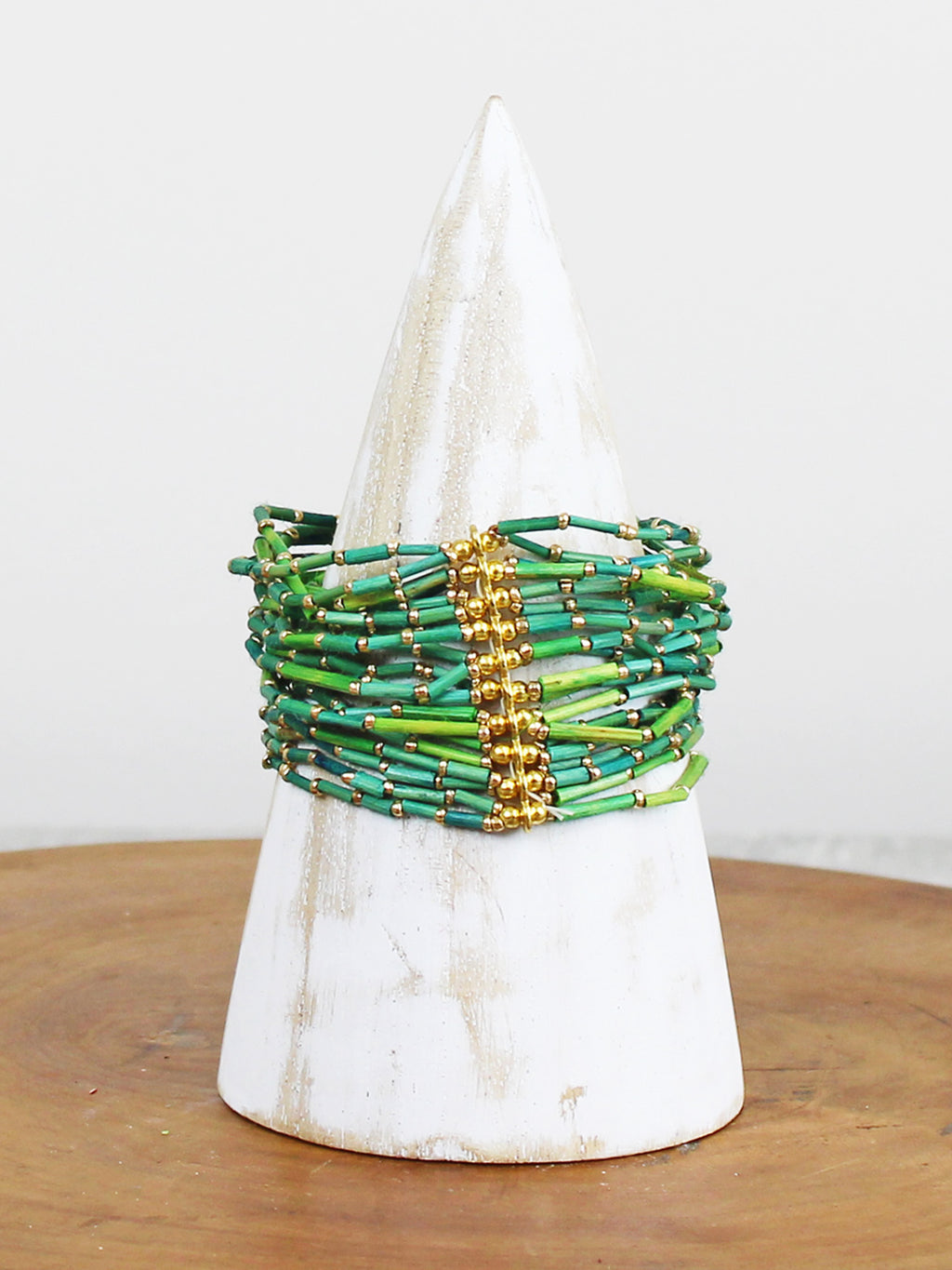Suzie Blue Elasticated Grass Bead Bracelet DC1505