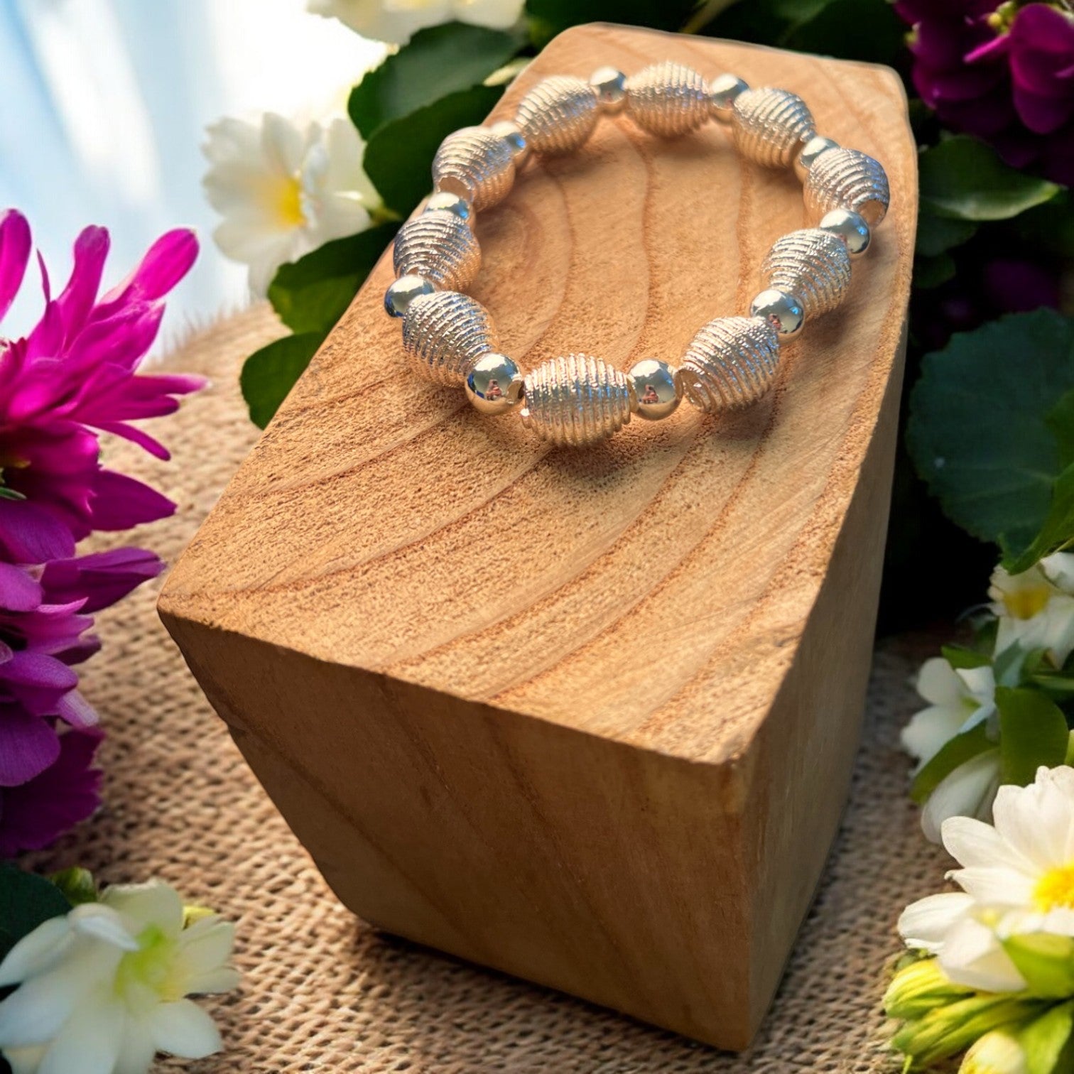 Silver Oval Ribbed Bead Bracelet-Bracelet-White finn