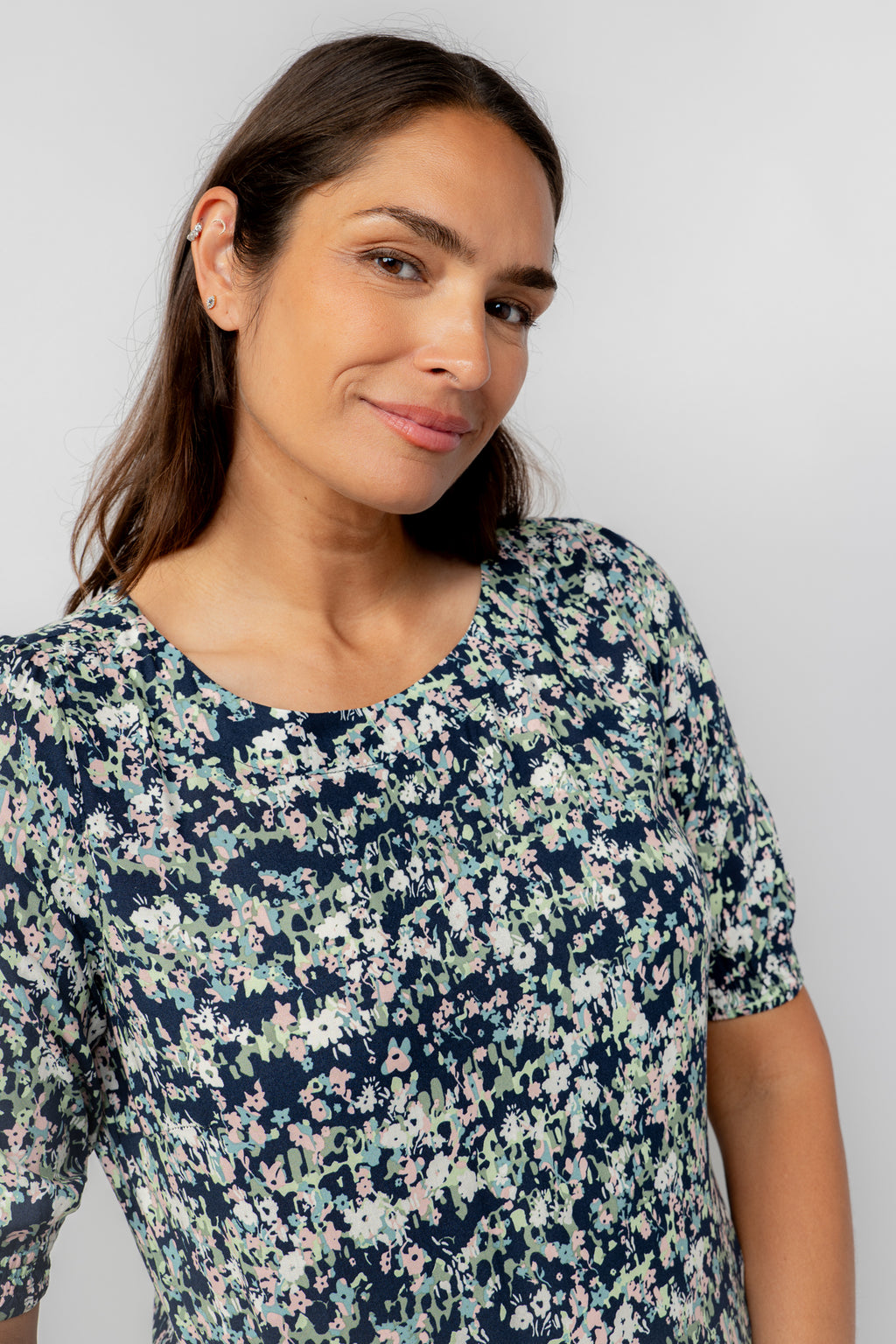 Lily and Me Meadow top Rose Trellis-White finn