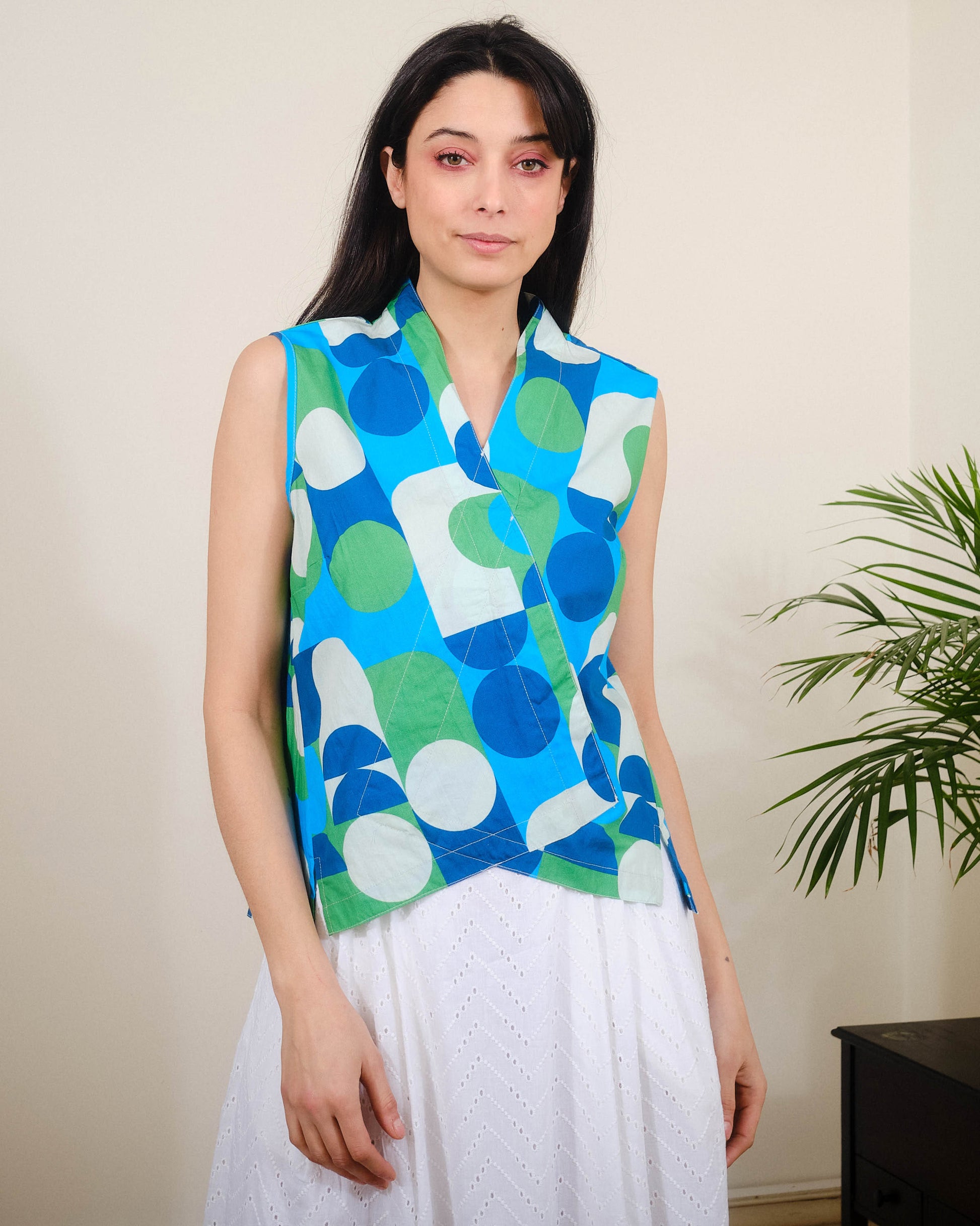 Pretty Vacant Nikki Top in Bauhaus-White finn