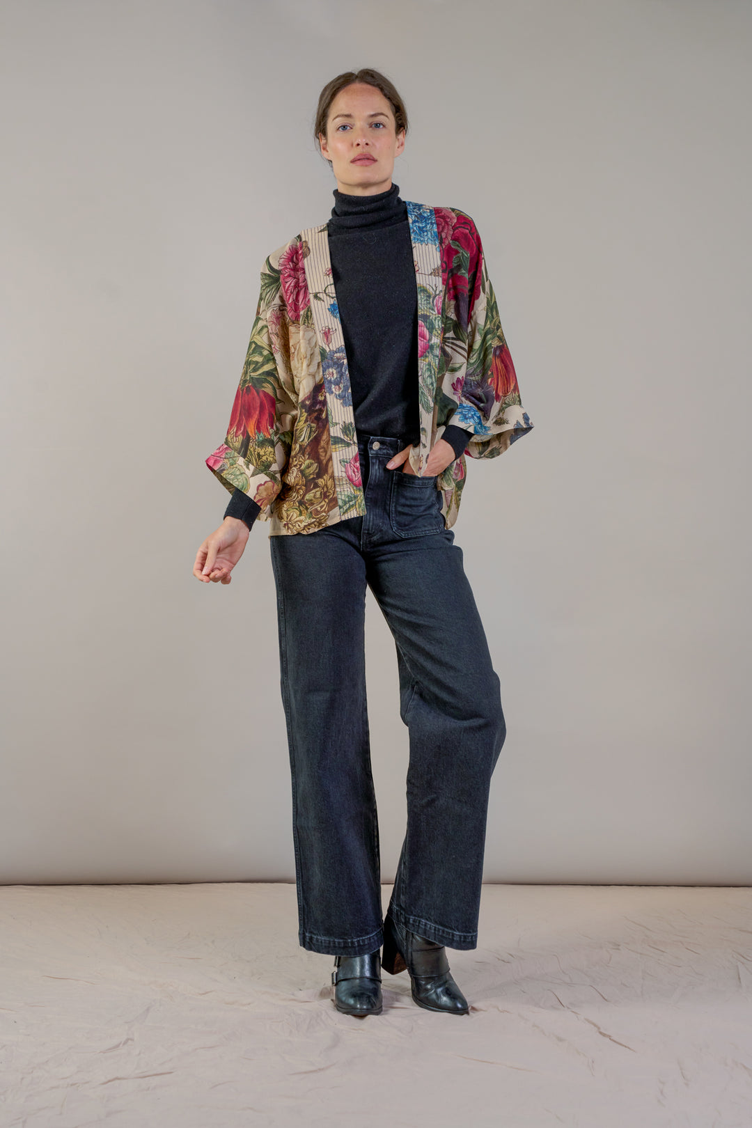 Primula Stone Kimono-White finn