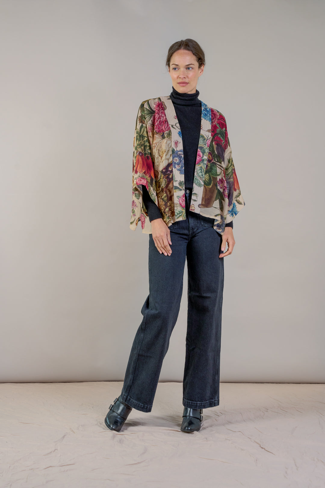 Primula Stone Kimono-White finn