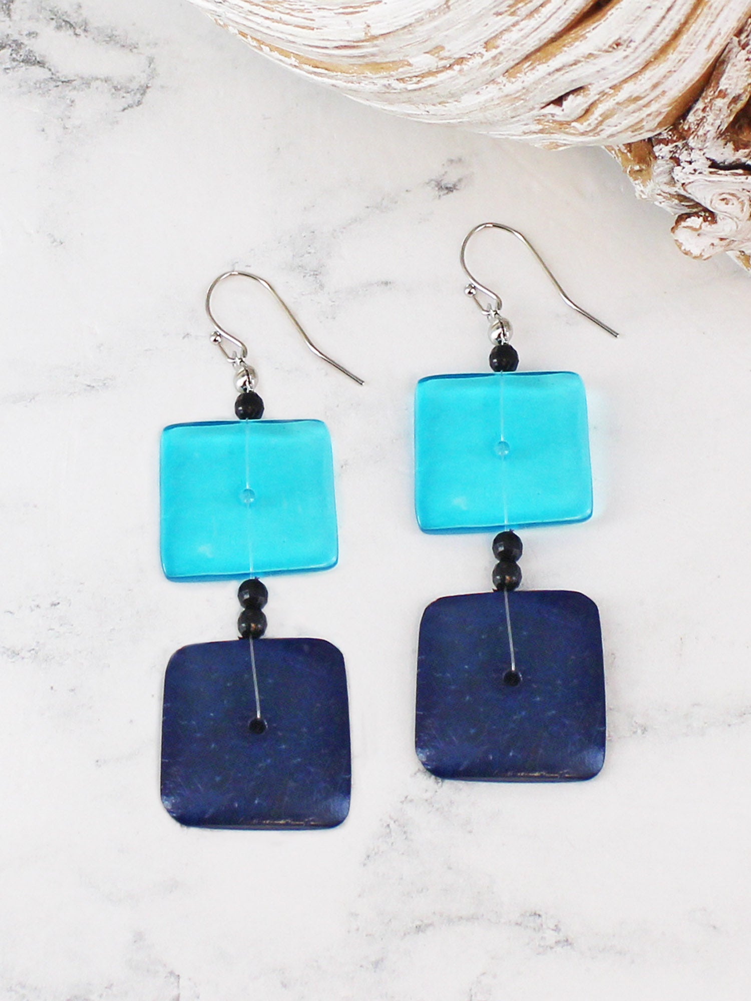 Suzie Blue Square Resin Earrings UJ1516-White finn