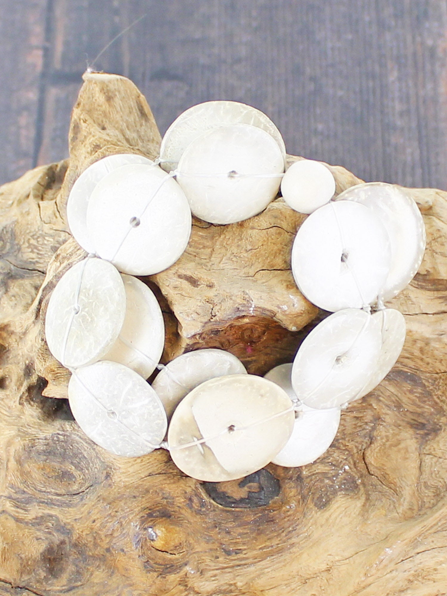 Suzie Blue Elasticated Wood and Resin Bracelet UJ1524-Bracelet-White finn