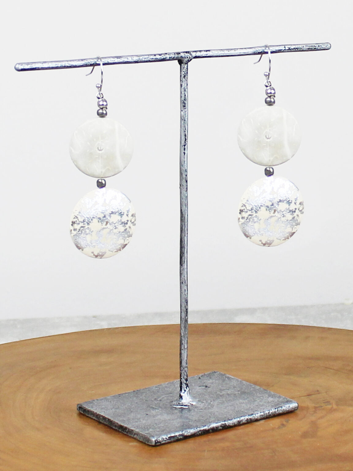 Suzie Blue Wood and Resin Earrings UJ1525-White finn