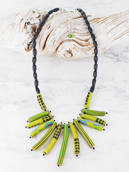 GREEN RUBBER TUBE NECKLACE UJ6417