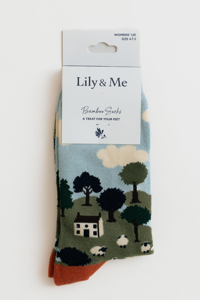 Lily & Me COUNTRY SCENE SHEEP SOCK GIFT BOX