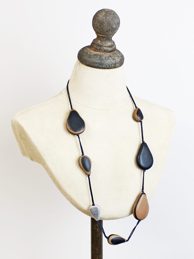 Resin Pebble Necklace AY6617