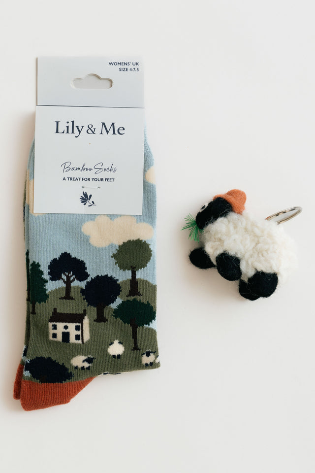 Lily & Me COUNTRY SCENE SHEEP SOCK GIFT BOX