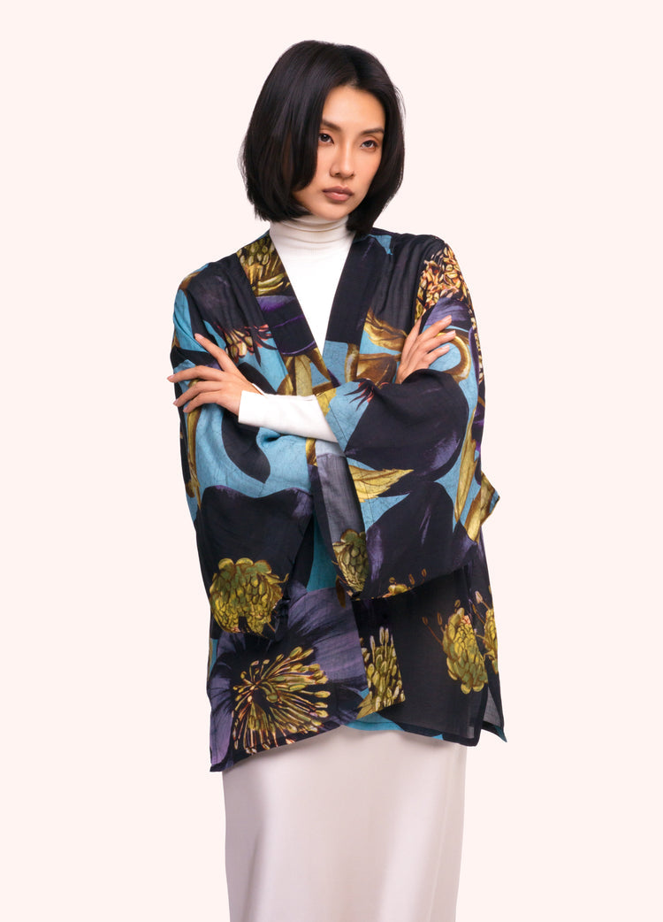 Powder Hellebore Short Kimono Jacket