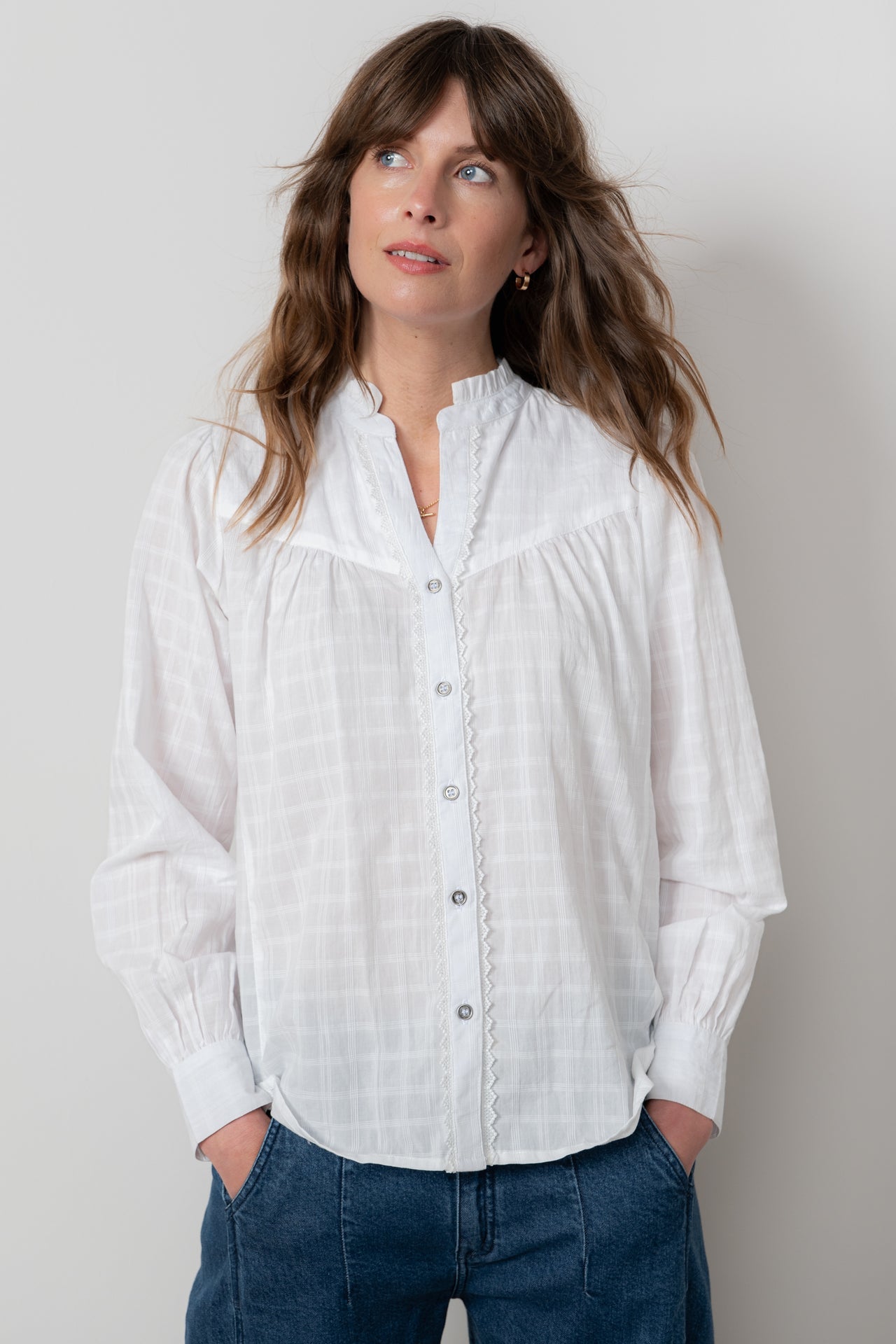 Lily and Me Wayfaring Blouse Plain Check-White finn