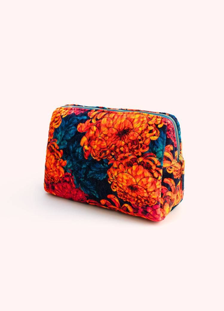 Powder Chrysanthemum Quilted Velvet Washbag