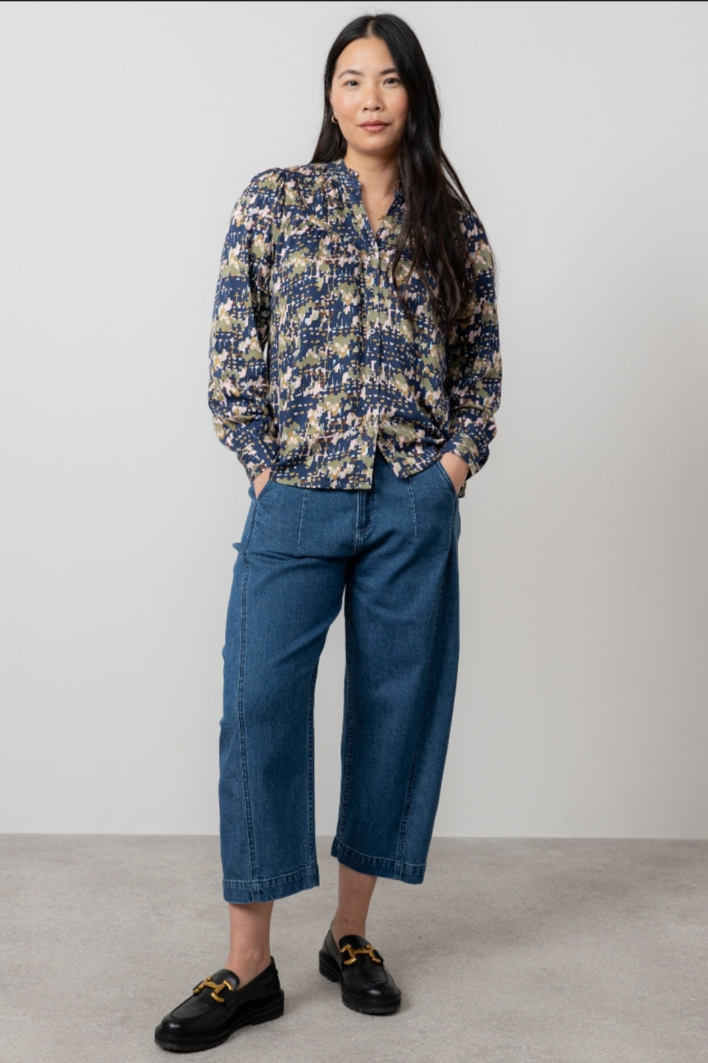 Lily and Me Wayfaring Blouse Clover-White finn