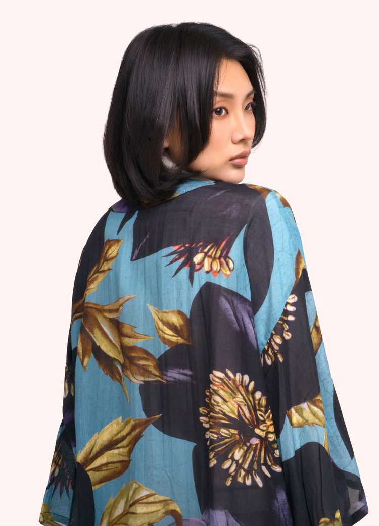 Powder Hellebore Short Kimono Jacket