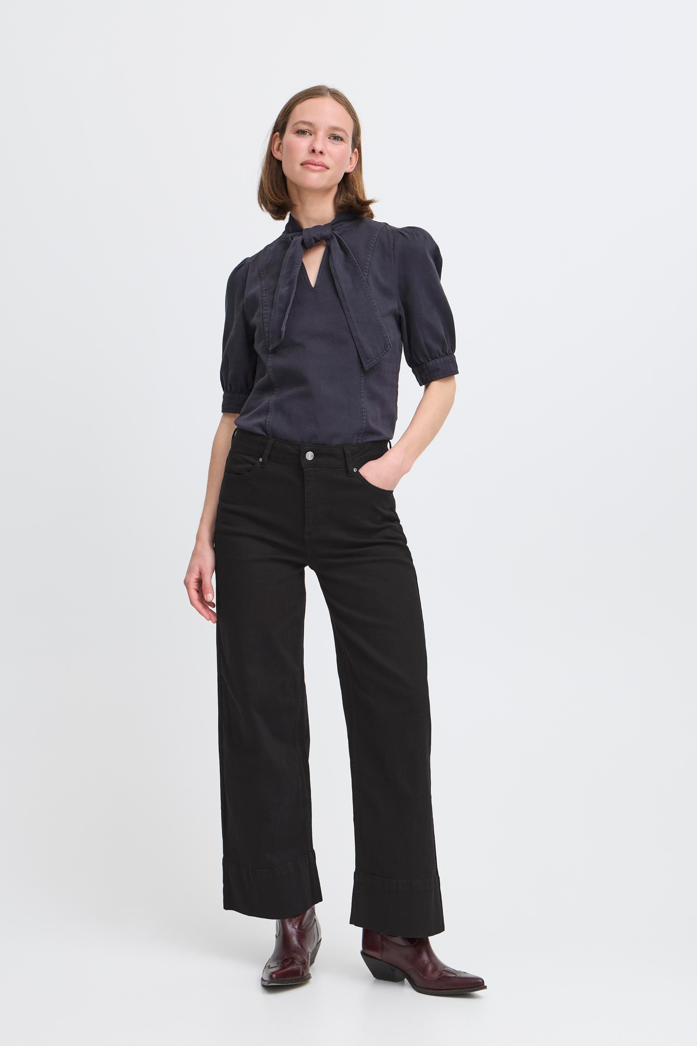 B young Bylydia Black Jean-Trouser-White finn