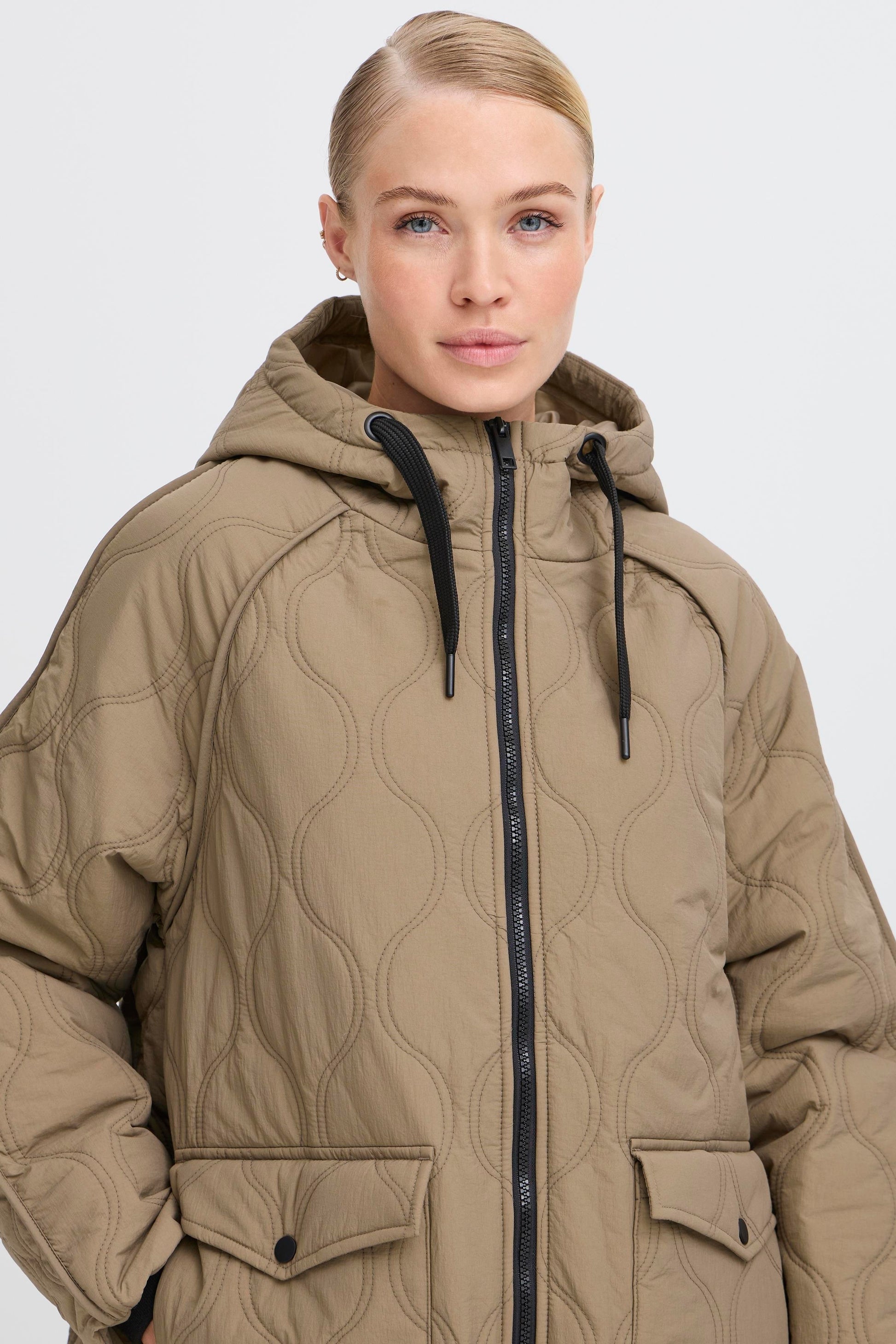 B young Bycocci Coat
