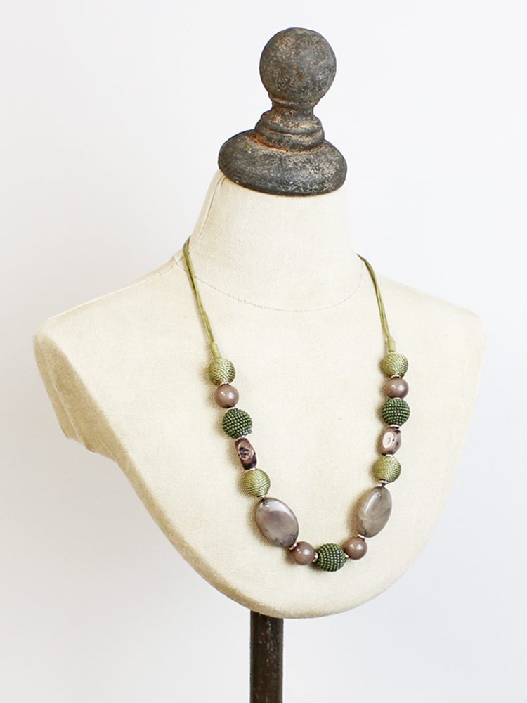Short Green Beaded Necklace AY6613