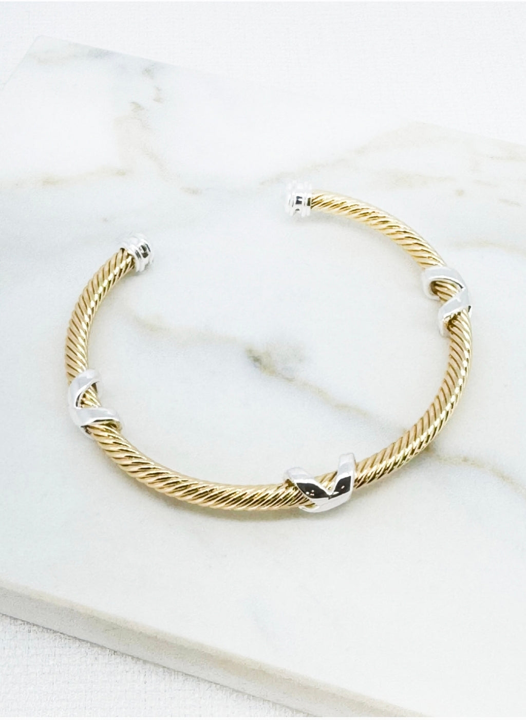 Envy Contrast Cross Detail Bracelet 4911-Envy-White finn