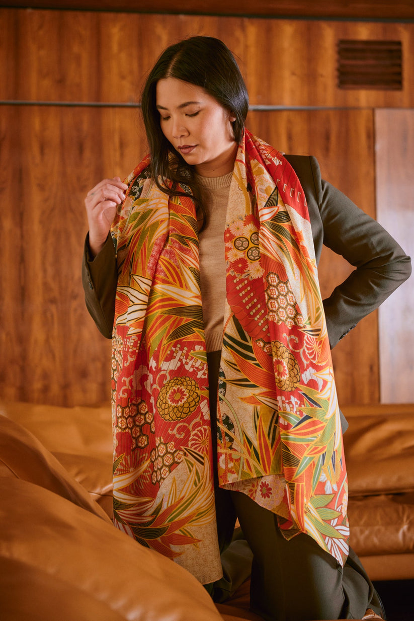 One Hundred Stars Fans Scarlet Scarf-Scarf-White finn