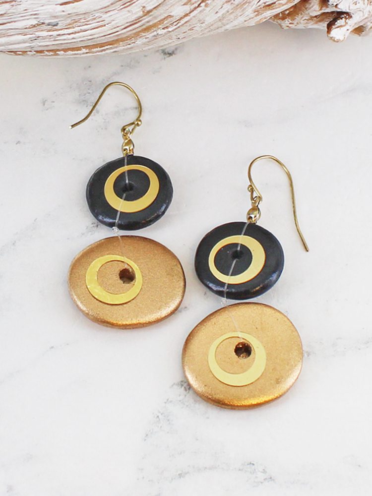 WOODEN BUTTON EARRINGS UJ6605