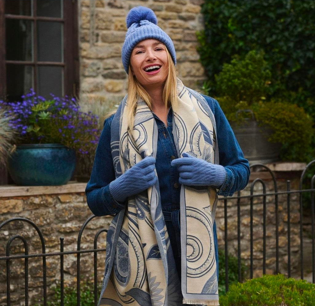 Freya Cable Knit Gloves - Blue-Forever England-White finn