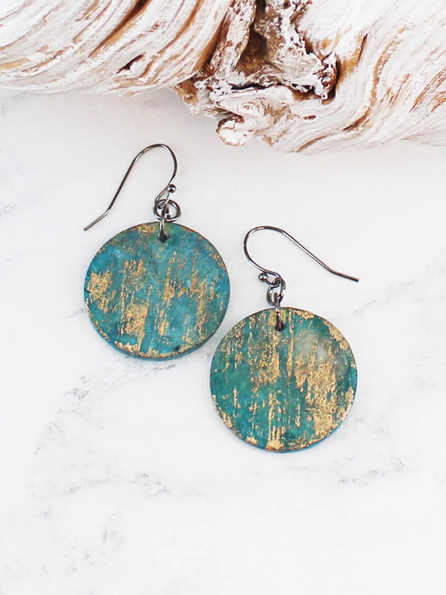 Suzie Blue Shell Disc Earrings UJ6511