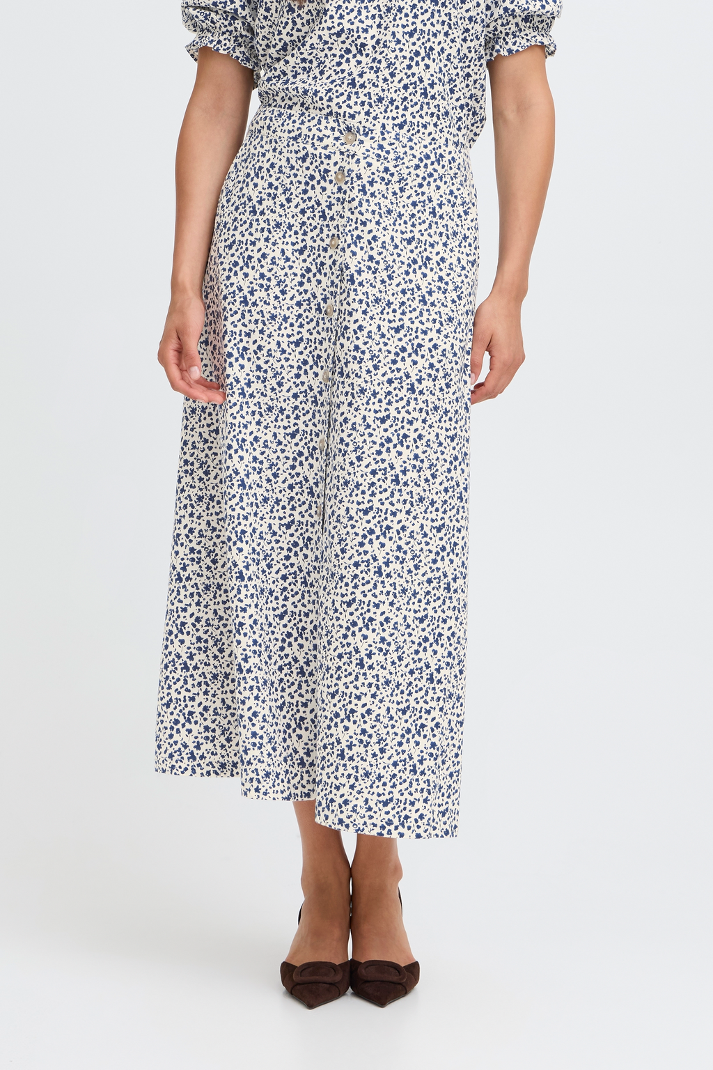 B young Byfalakka Button Skirt
